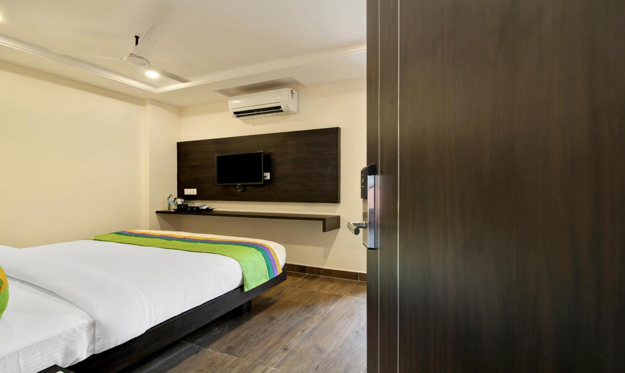 Treebo Trend Excella Hotel Visakhapatnam Exterior photo
