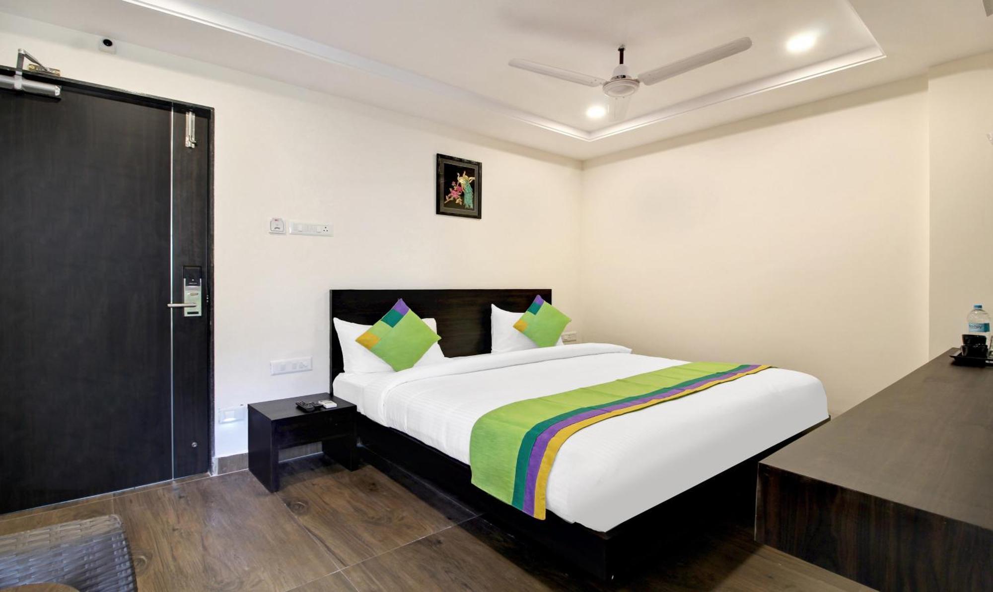 Treebo Trend Excella Hotel Visakhapatnam Exterior photo